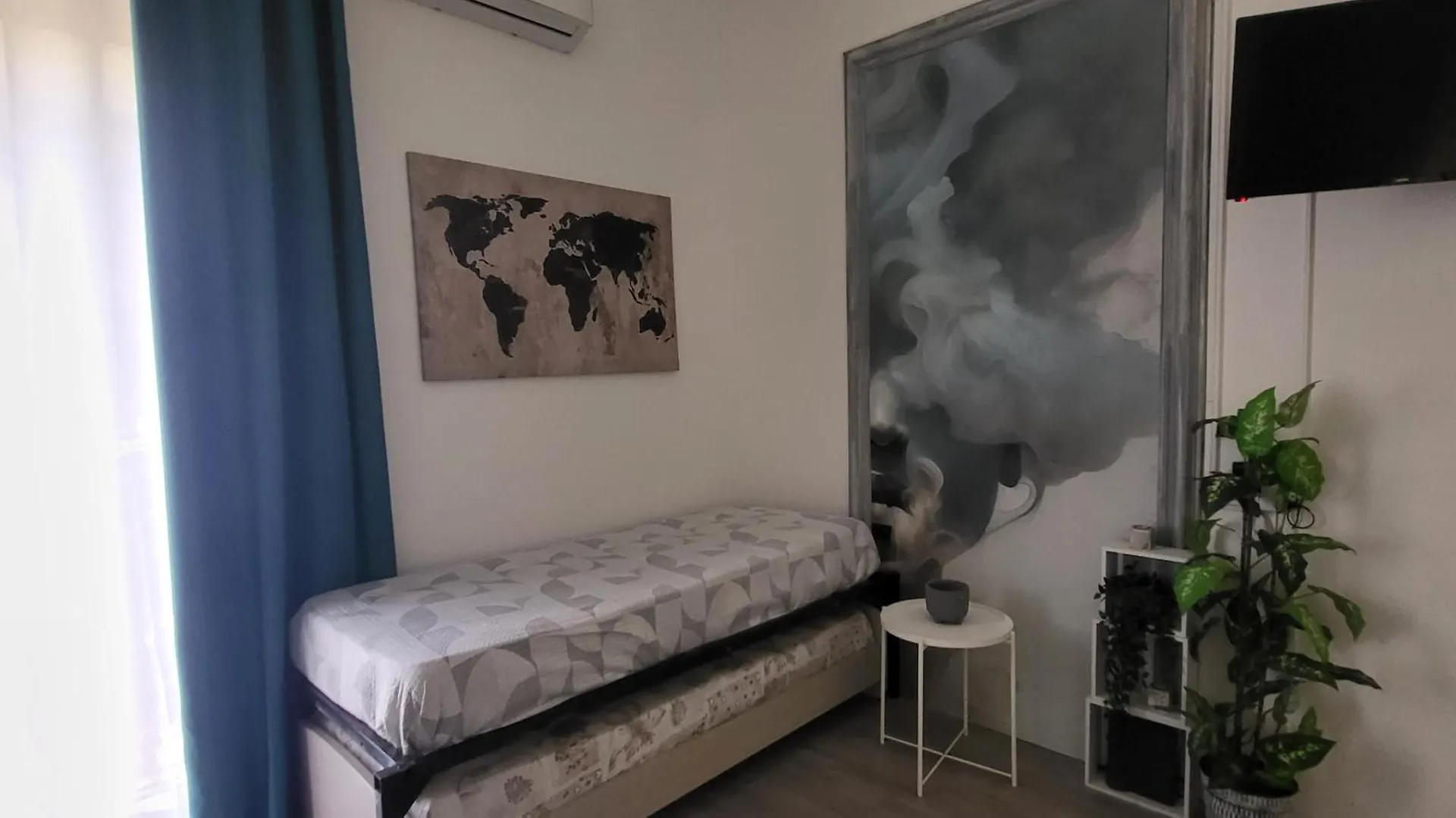 Molo Di Levante Aeroporto di Catania Fontana Rossa Affittacamere